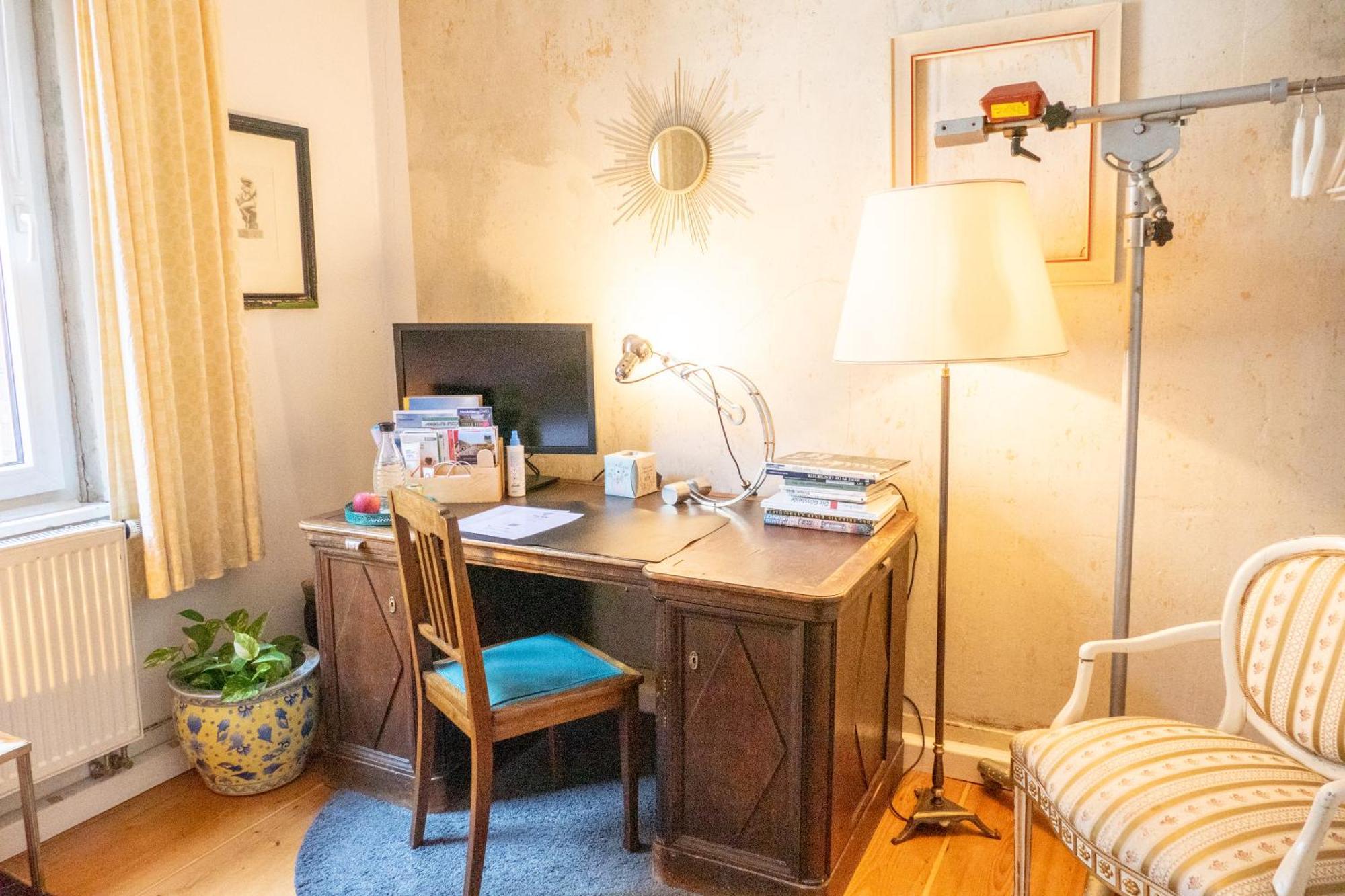שטוטגרט Zimmer In Kuenstlerwohnung מראה חיצוני תמונה